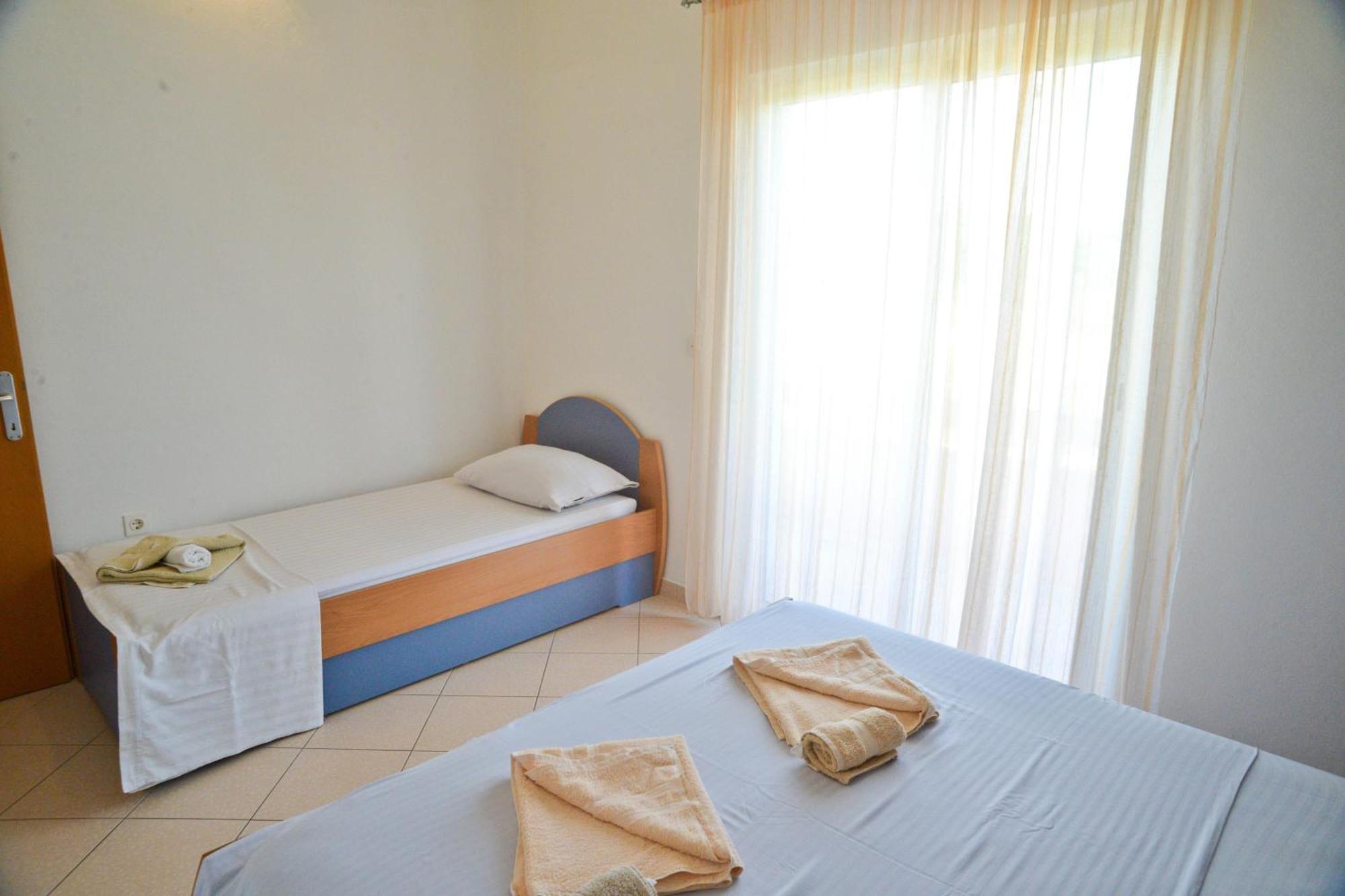Apartments Lonic ククリカ 部屋 写真