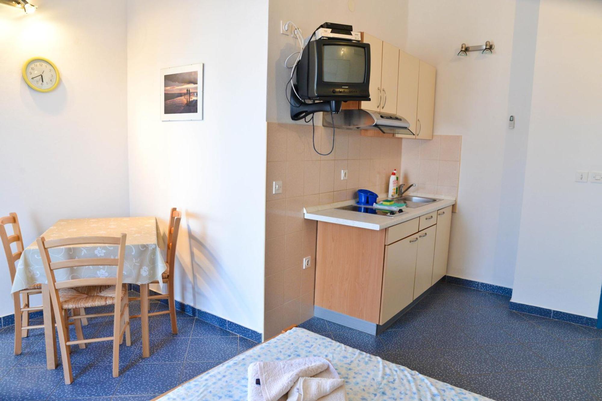 Apartments Lonic ククリカ 部屋 写真